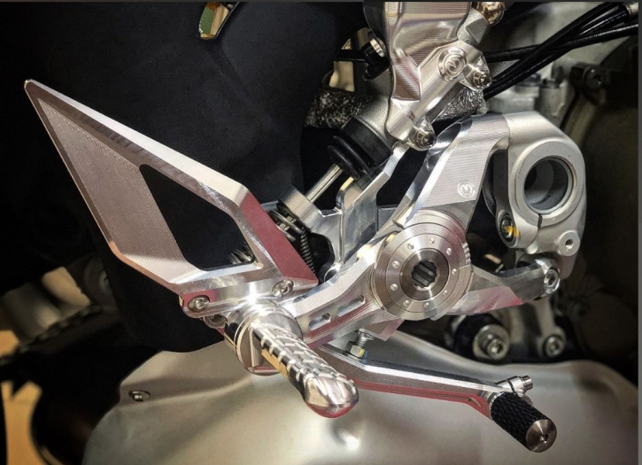 Moto Corse® adjustable rear set for Streetfighter V4 all
