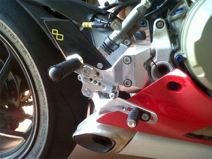 Lightech rearset solid foot pegs for Ducati 1199