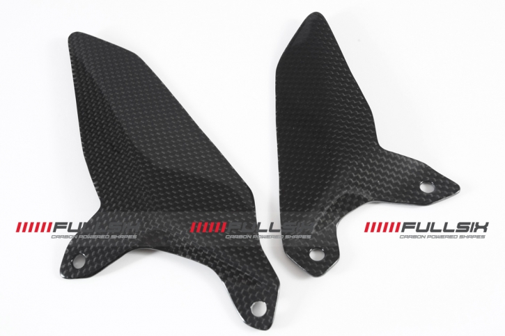 Carbonfibre heel plates without openings for Ducati Panigale 899/ 959/ 955 V2 2020- 1199/ 1299