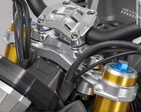 Moto Corse® Billet Aluminium steering top triple yoke Streetfighter V4 - Ohlins racing 52mm fork