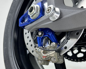 MotoCorse Pair of chain tensioner sliders with Brembo P2 24 rear brake caliper - Ducati Panigale V4 2025