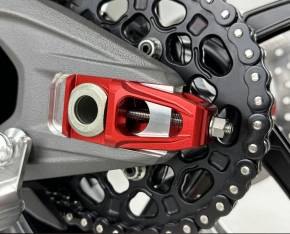 MotoCorse Pair of chain tensioner sliders with Brembo P2 24 rear brake caliper - Ducati Panigale V4 2025