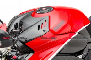 Carbonfibre fuel tank for Ducati Pangiale V4