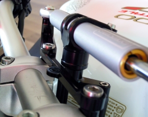 MotoCorse Öhlins steering damper kit -  MV Agusta B 3